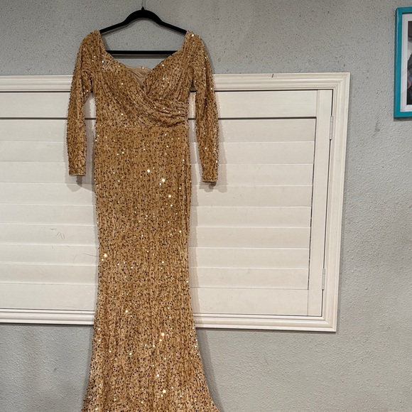 Glamorous Gold Sequin Long Sleeve Dress - Picture 1 of 11